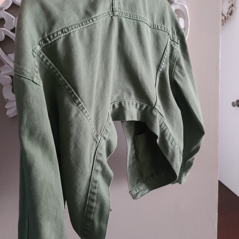 Cropped Jean Jacket - Picture 8 of 8